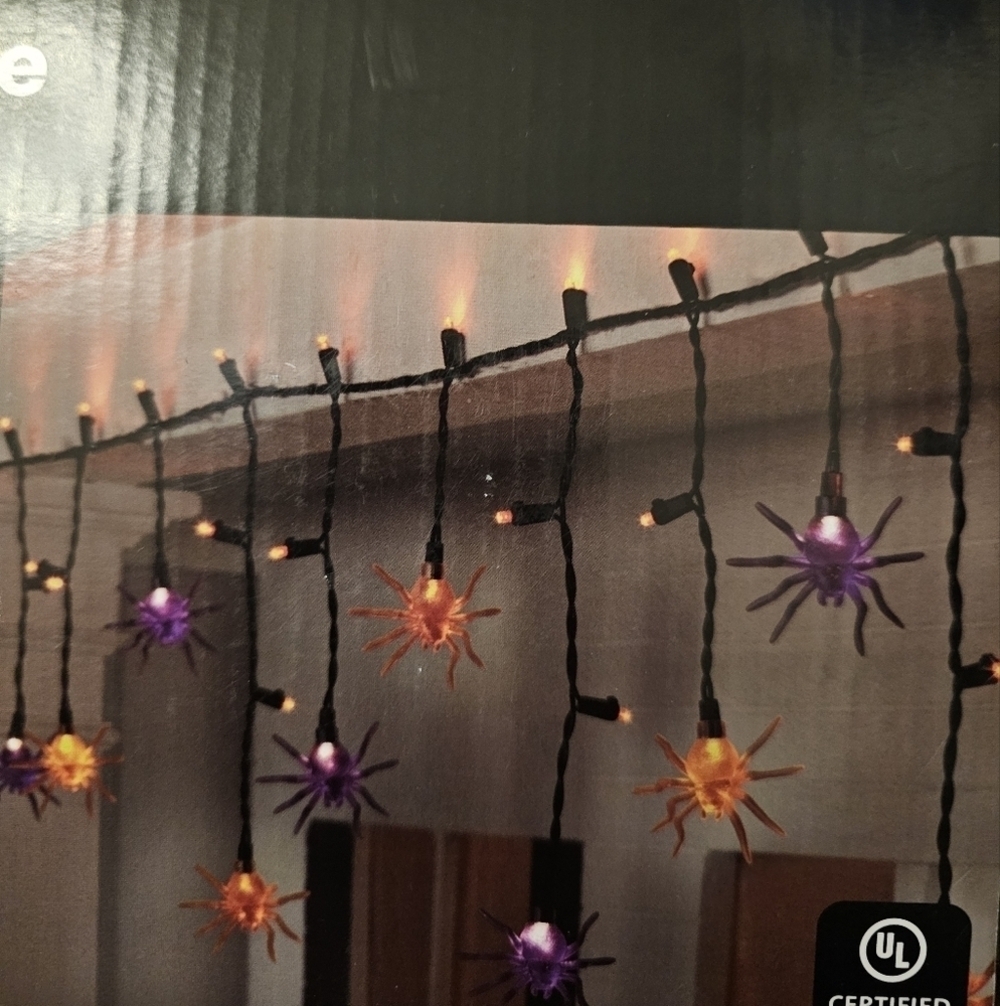 NWT Spooky Village 6 ft Halloween Spooky Sparkle LED Spider Icicle Lights - Picture 5 of 9